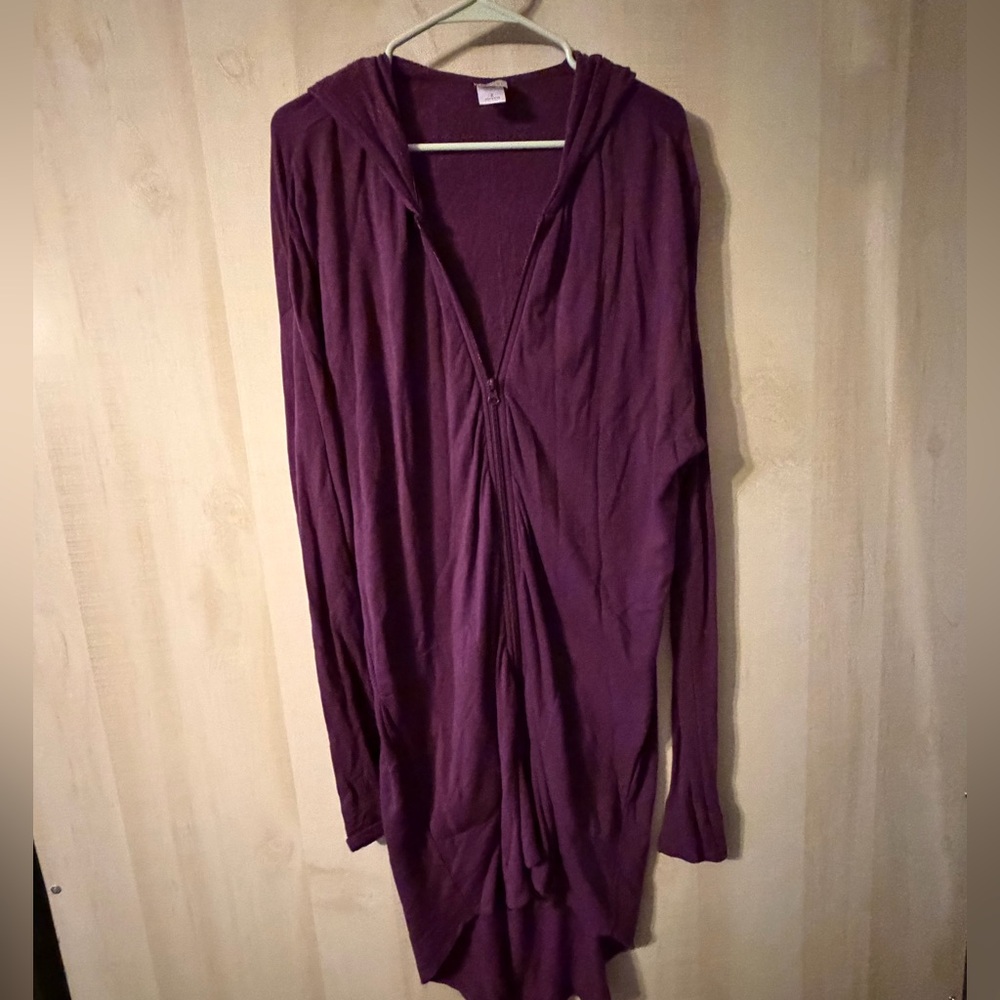 Natori zip front hooded robe plum color long sleeve size small